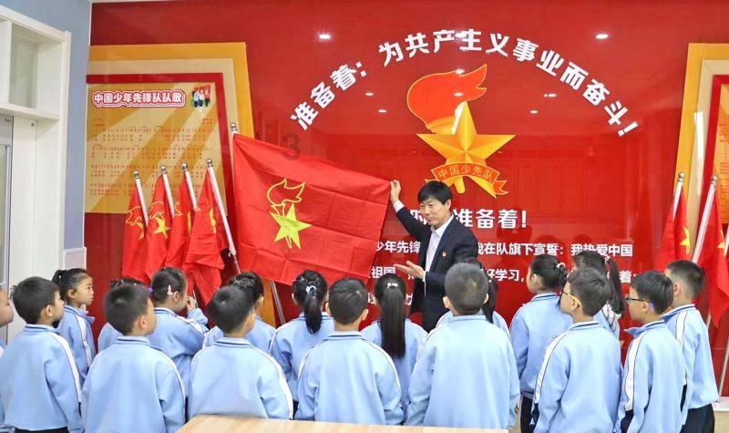 在食人鱼的鱼缸里，丢进去条清道夫会如何？结局还真没想到！