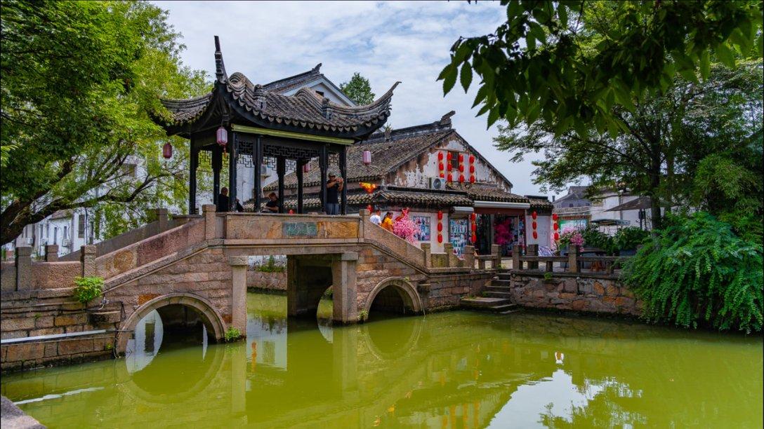 C罗力压梅西哈兰德,环球奖独揽3项大奖并发表霸气回应